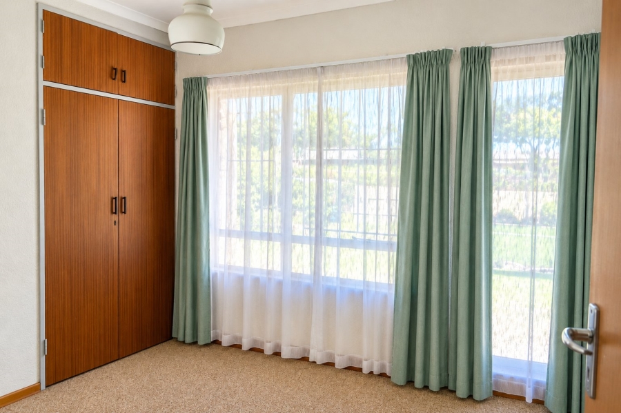 5 Bedroom Property for Sale in La Hoff North West